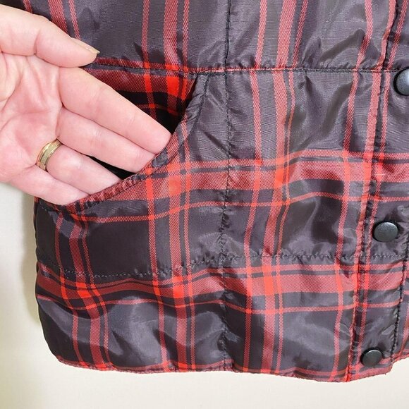 Buffalo Plaid Womens Vest Red and Black Snap Front Size Large - Picture 2 of 6